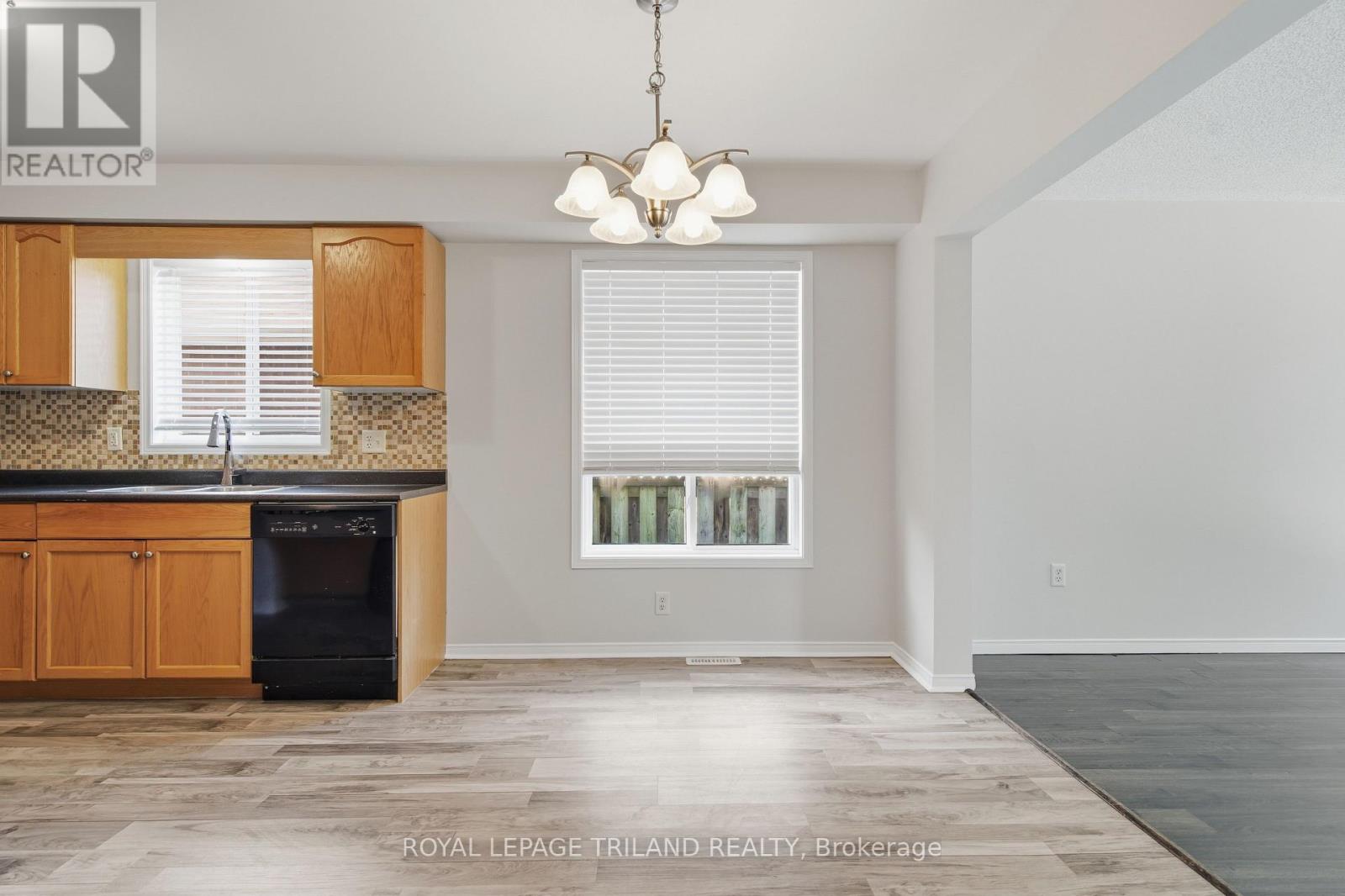 1942 Bloom Crescent, London North, Ontario  N5X 4N1 - Photo 6 - X13623860