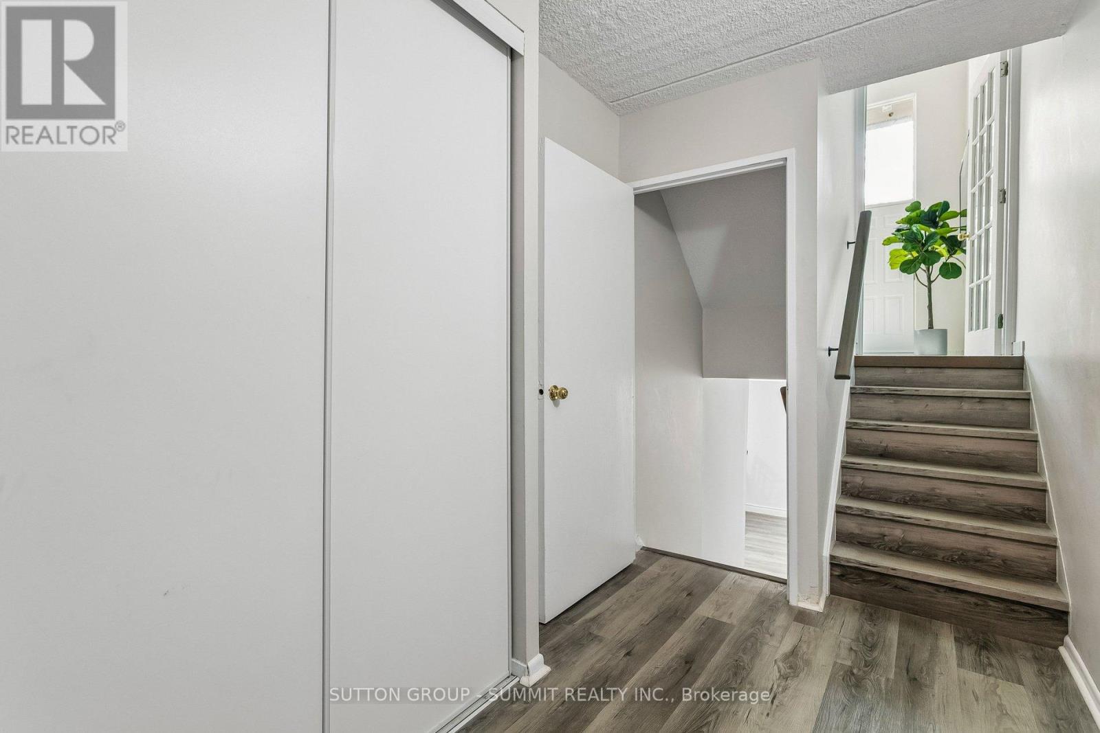 211 - 180 Mississauga Valley Boulevard, Mississauga, Ontario  L5A 3M2 - Photo 7 - W13232532