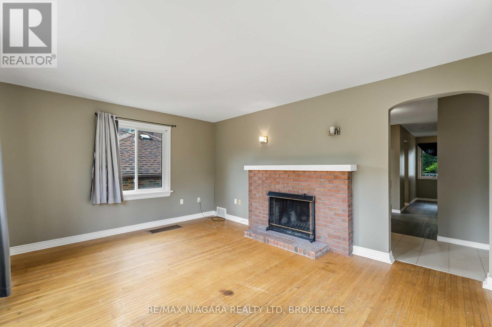 24 Welland Vale Road, St. Catharines, Ontario  L2R 2L6 - Photo 6 - X13719910