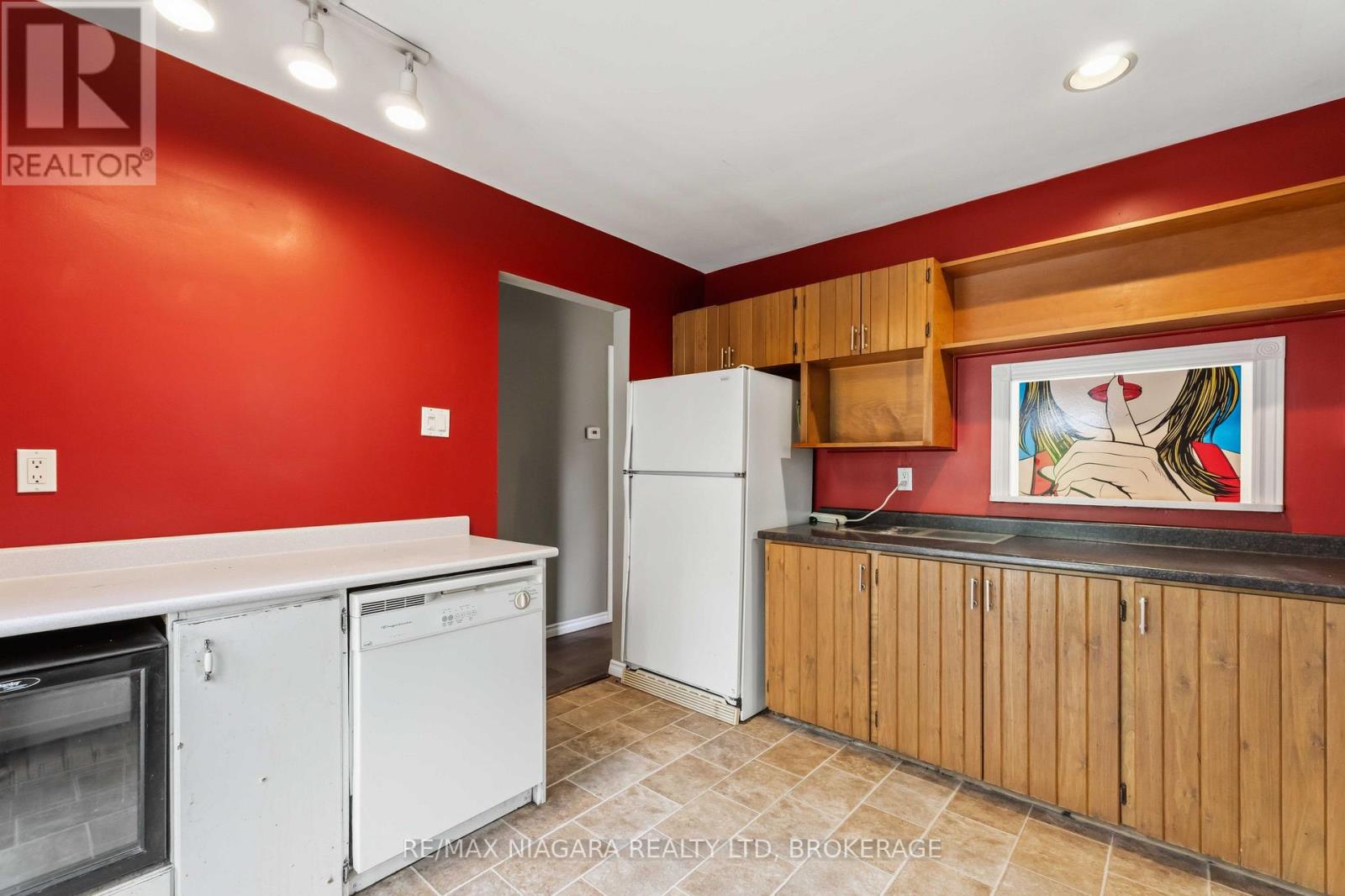 24 Welland Vale Road, St. Catharines, Ontario  L2R 2L6 - Photo 17 - X13719910