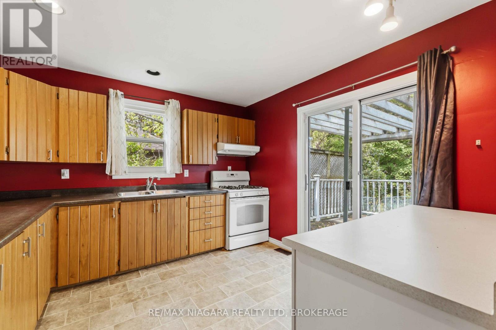24 Welland Vale Road, St. Catharines, Ontario  L2R 2L6 - Photo 20 - X13719910