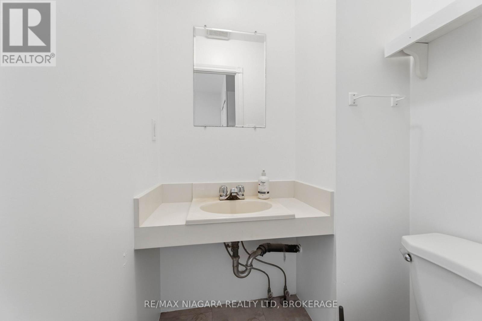 24 Welland Vale Road, St. Catharines, Ontario  L2R 2L6 - Photo 9 - X13719910