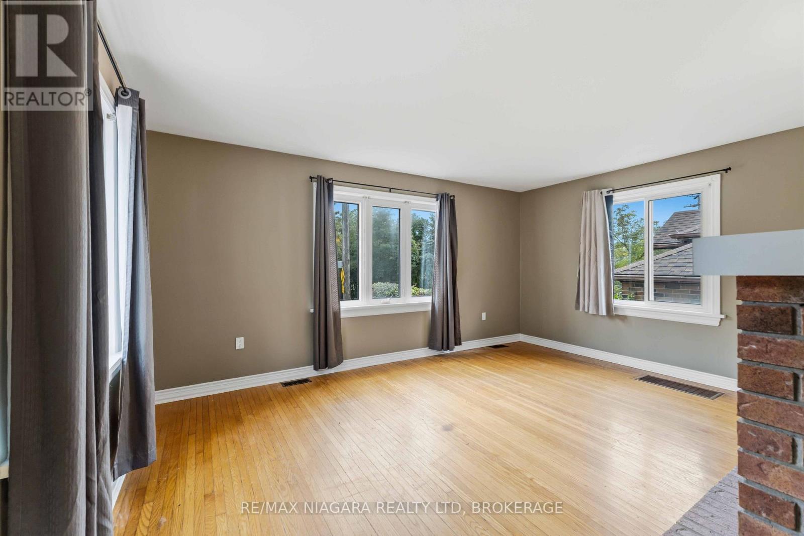 24 Welland Vale Road, St. Catharines, Ontario  L2R 2L6 - Photo 5 - X13719910