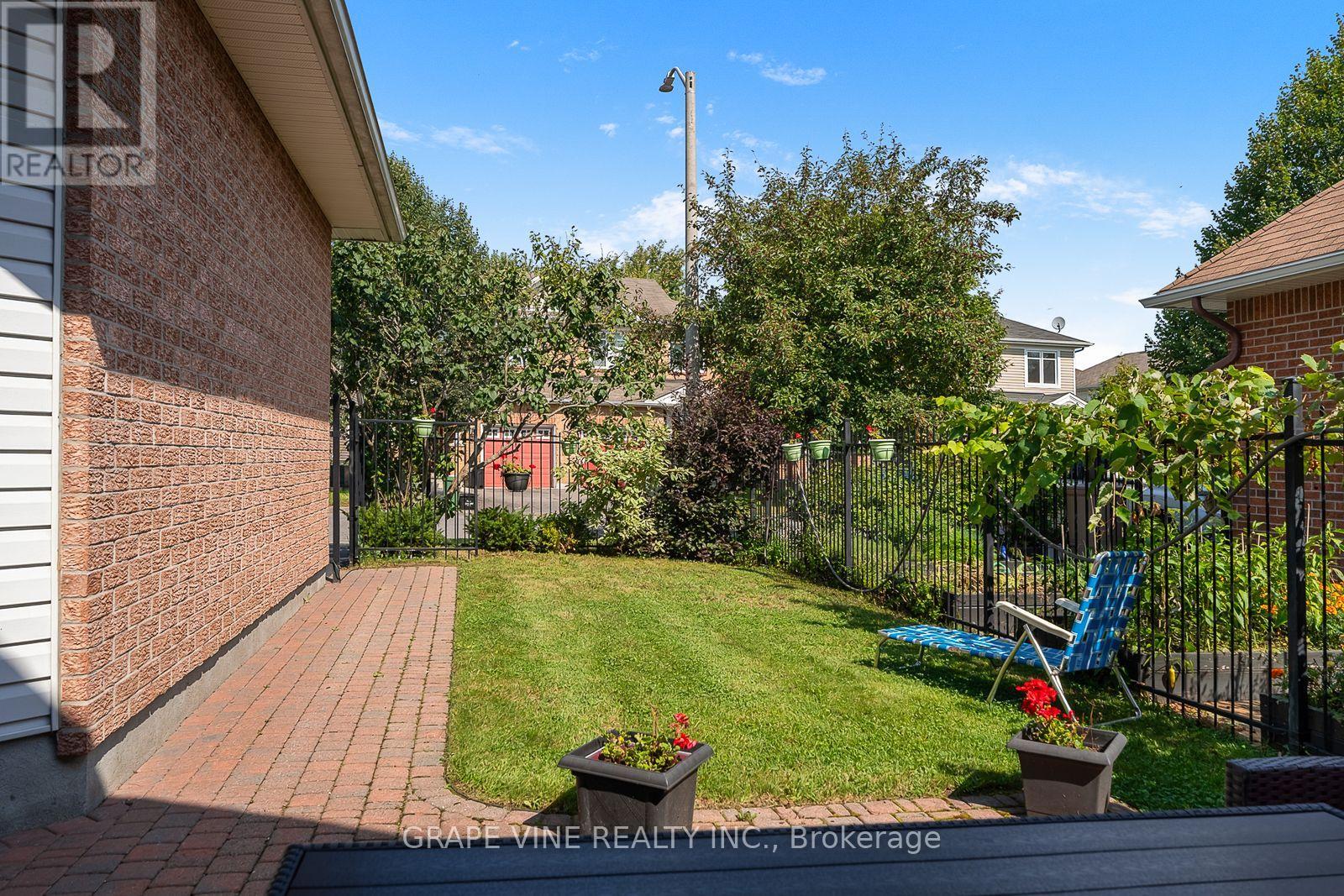 319 Parkin Circle, Ottawa, Ontario  K1T 4G6 - Photo 4 - X13720906