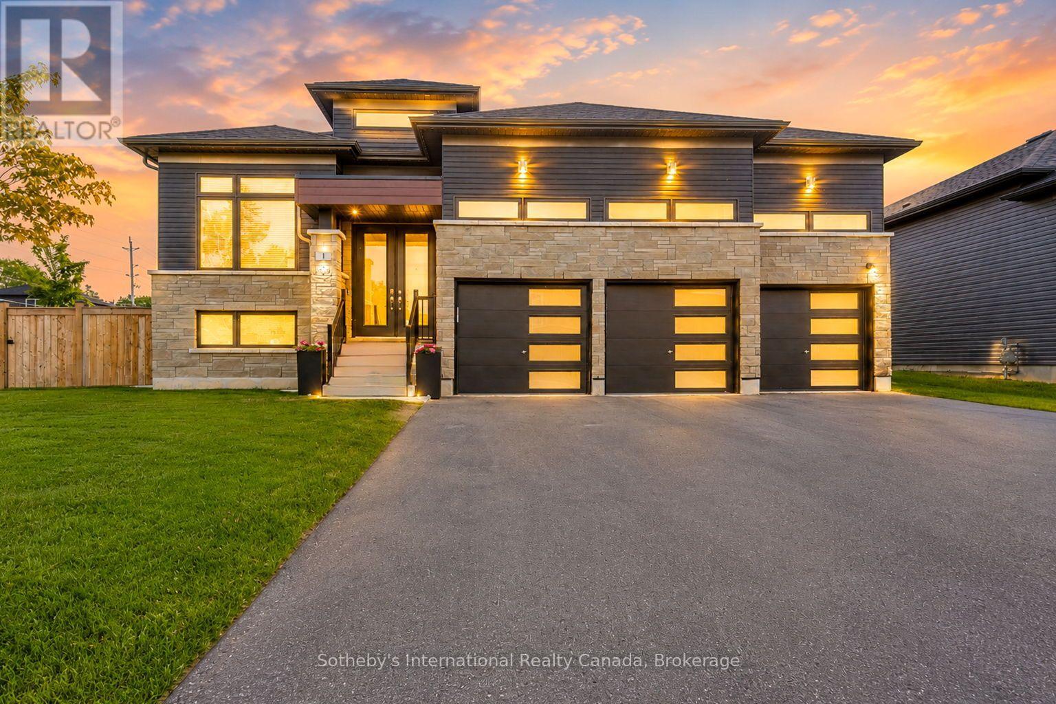 1 Chiara Drive, Wasaga Beach, Ontario  L9Z 0L5 - Photo 2 - S13720910