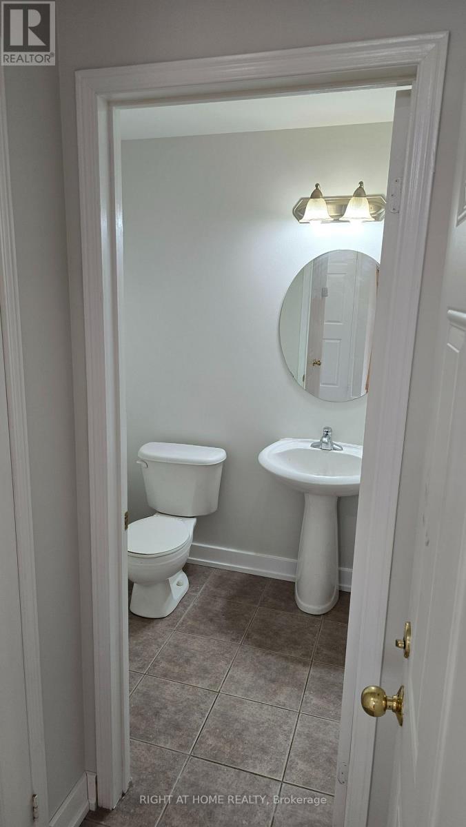 32 Donlevy Crescent, Whitby, Ontario  L1R 0B8 - Photo 10 - E13720864