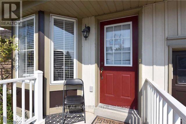 32 Donlevy Crescent, Whitby, Ontario  L1R 0B8 - Photo 4 - E13720864