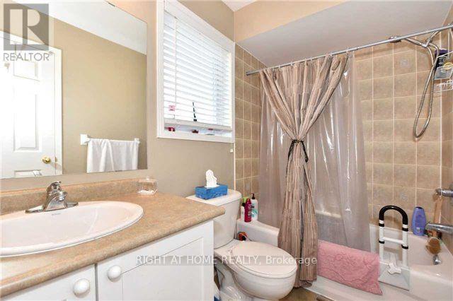 32 Donlevy Crescent, Whitby, Ontario  L1R 0B8 - Photo 7 - E13720864