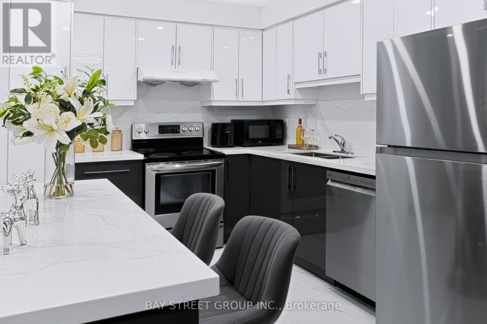58 Tambrook Drive, Toronto, Ontario  M1W 3L9 - Photo 5 - E13720874