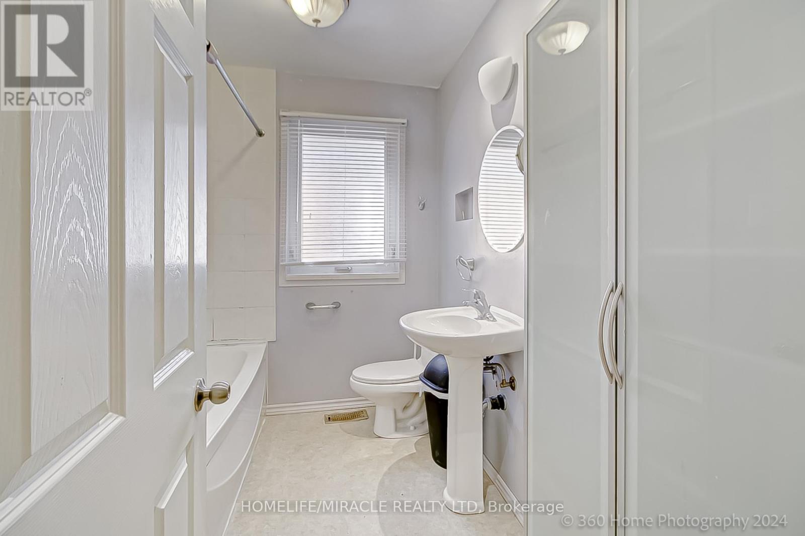 30 Fallowfield Road, Toronto, Ontario  M9W 2W2 - Photo 13 - W13720862