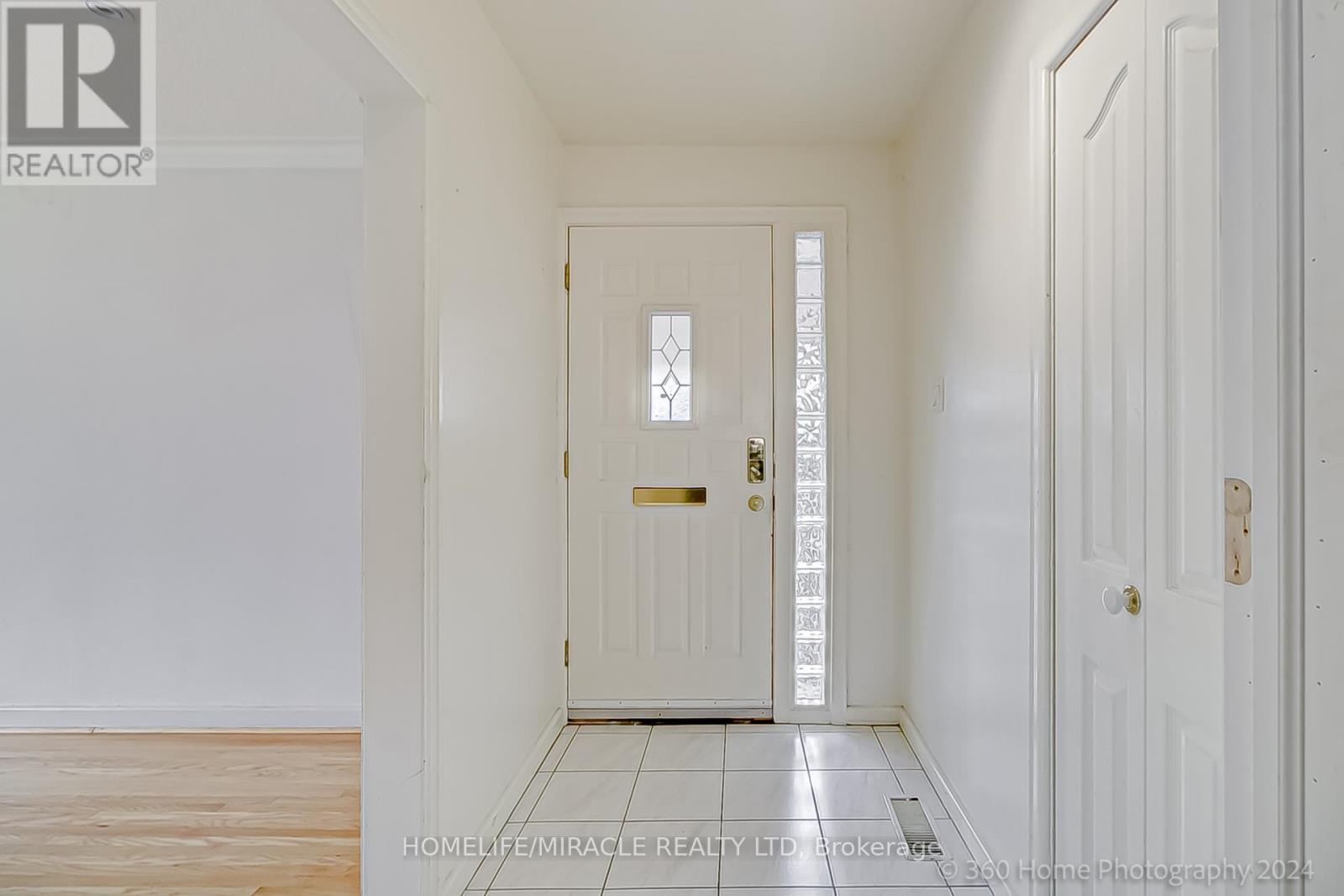 30 Fallowfield Road, Toronto, Ontario  M9W 2W2 - Photo 3 - W13720862