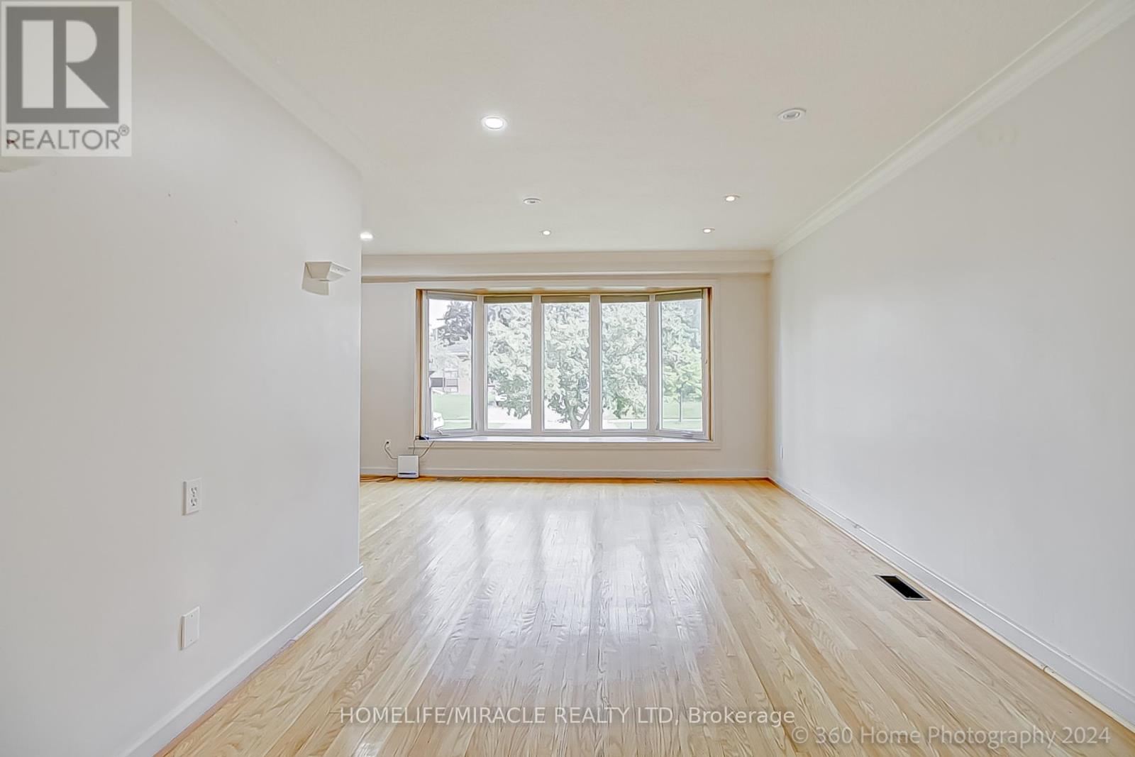 30 Fallowfield Road, Toronto, Ontario  M9W 2W2 - Photo 4 - W13720862