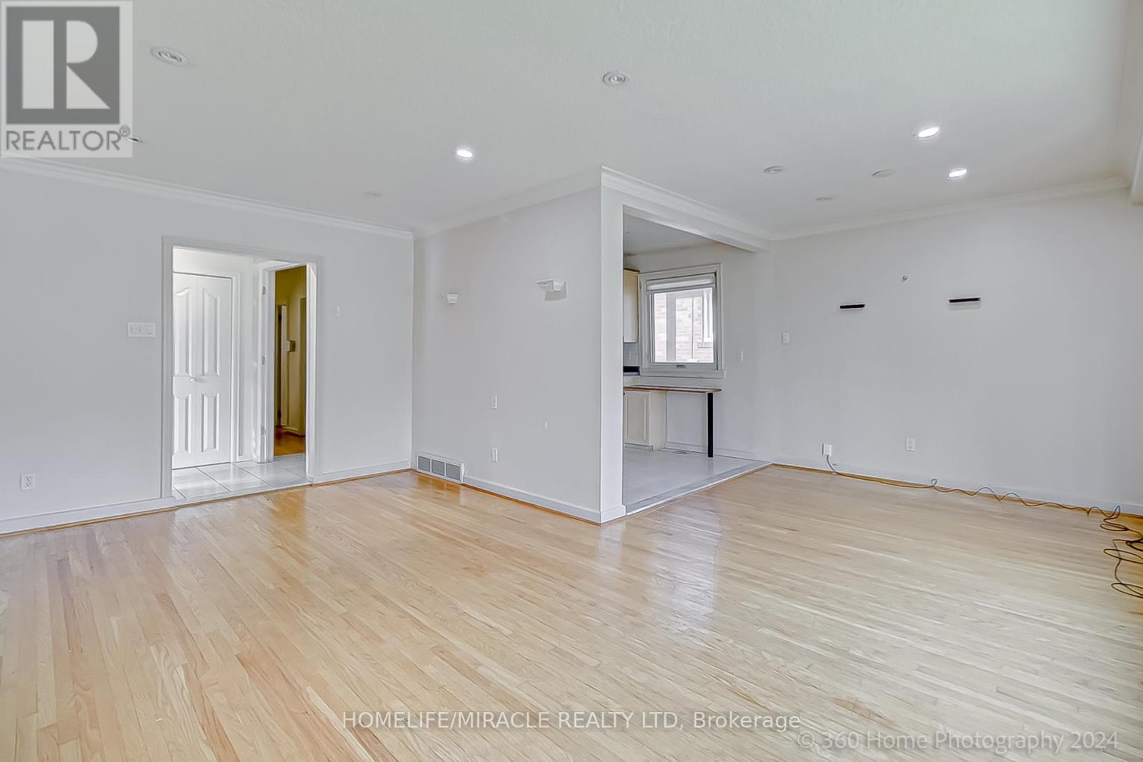 30 Fallowfield Road, Toronto, Ontario  M9W 2W2 - Photo 5 - W13720862