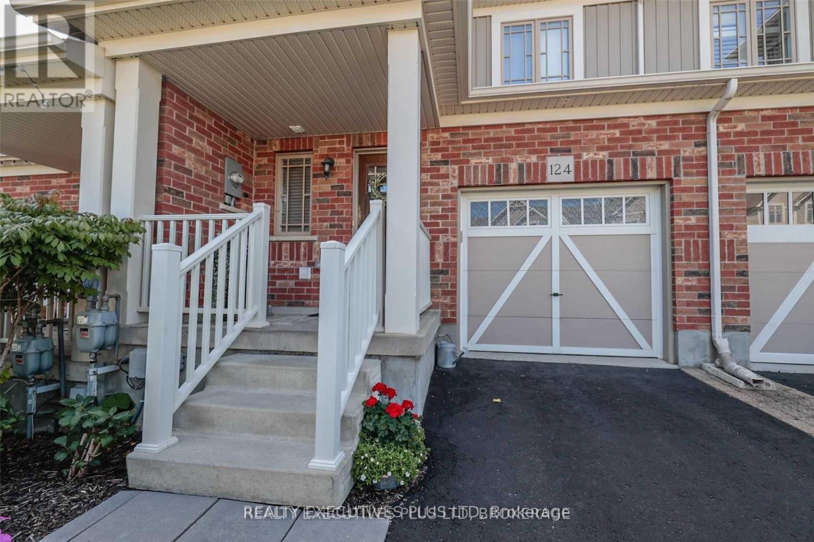 124 Preston Drive, Orangeville, Ontario L9W 4K3 - Photo 3 - W13720904