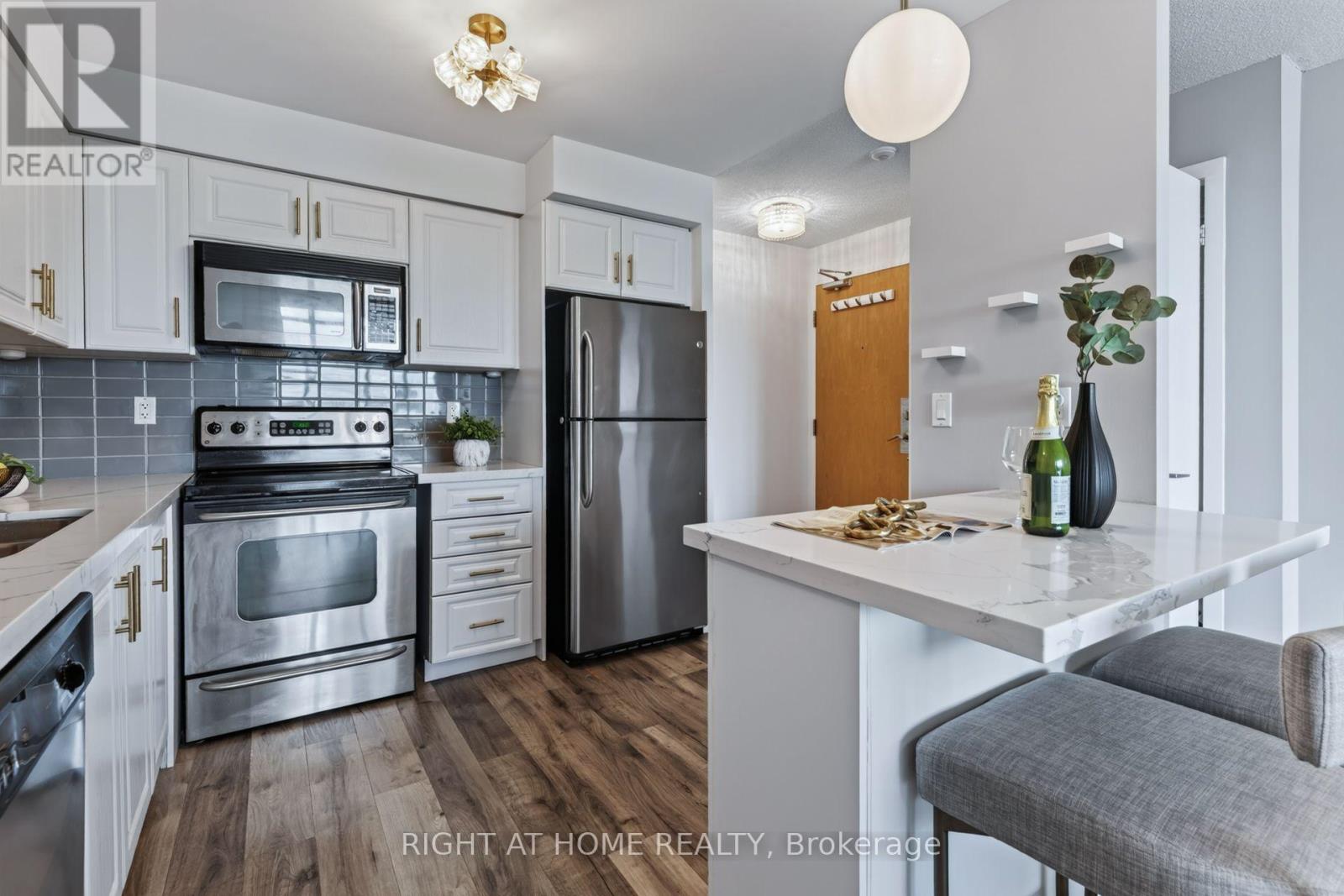 1417 - 185 Legion Road N, Toronto, Ontario  M8Y 0A1 - Photo 15 - W13720908