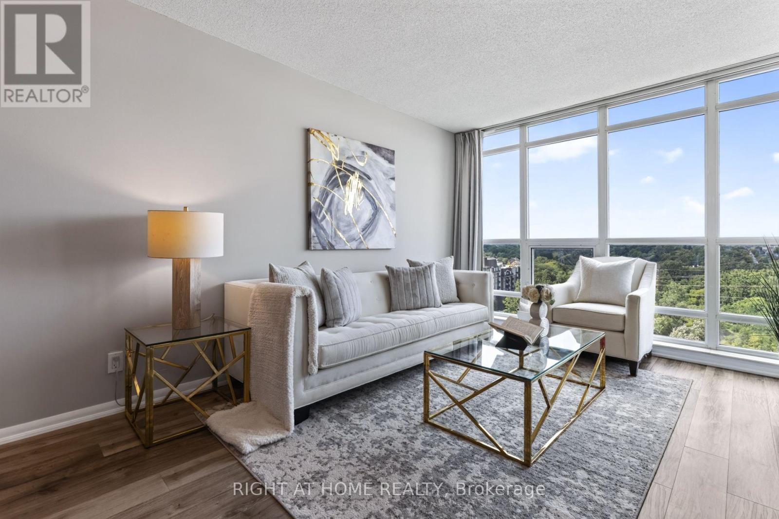 1417 - 185 Legion Road N, Toronto, Ontario  M8Y 0A1 - Photo 2 - W13720908