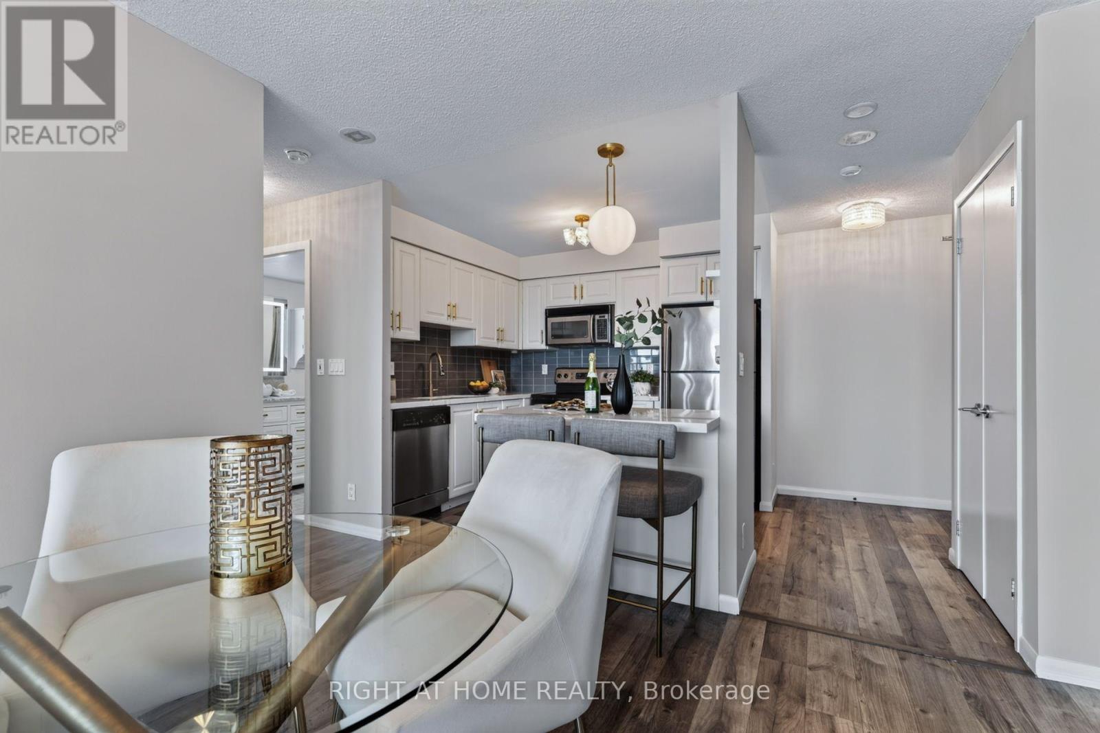 1417 - 185 Legion Road N, Toronto, Ontario  M8Y 0A1 - Photo 6 - W13720908
