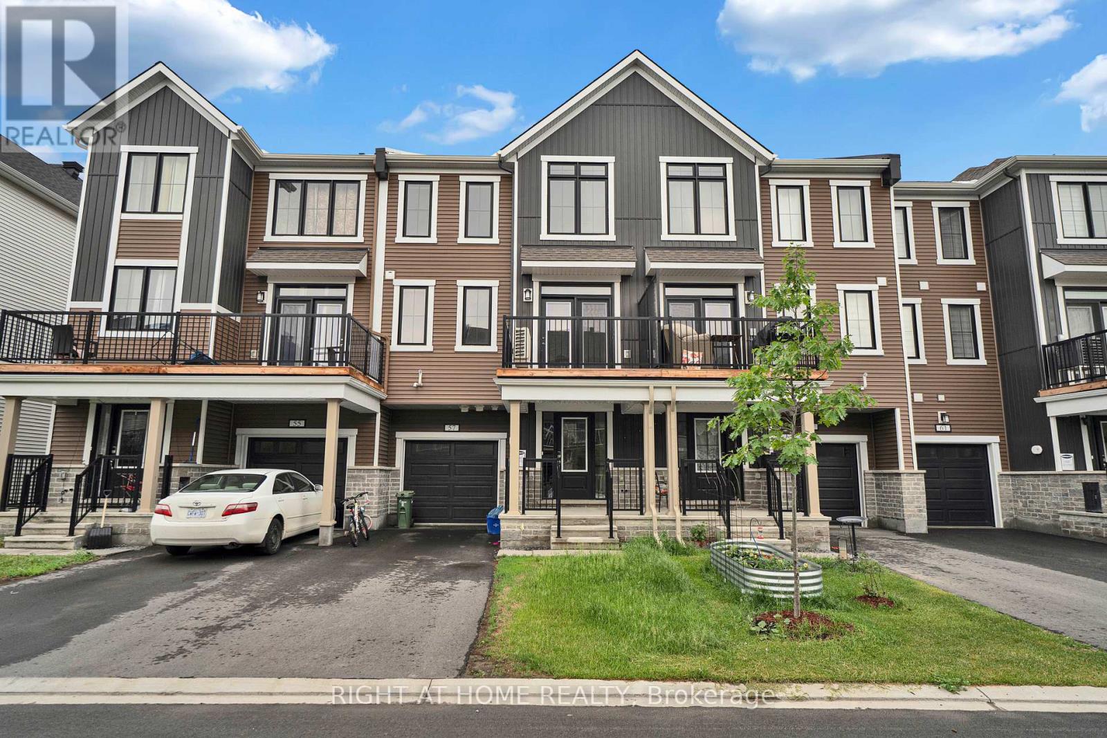 57 PLACETTE STITCH MEWS, Ottawa, Ontario