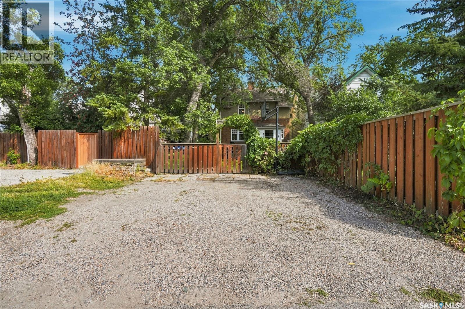 2274 Elphinstone Street, Regina, Saskatchewan  S4T 3N8 - Photo 33 - SK046708