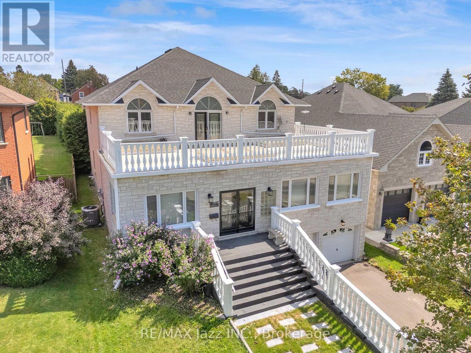 109 ELIZABETH STREET, Oshawa, Ontario