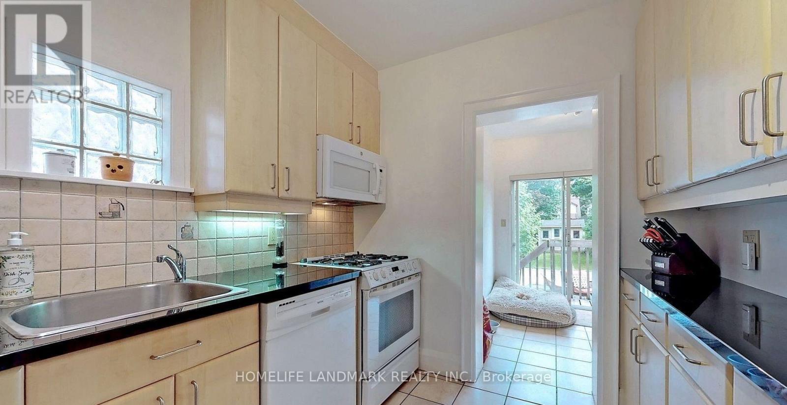 203 Melrose Avenue, Toronto, Ontario  M5M 1Y9 - Photo 7 - C13720948