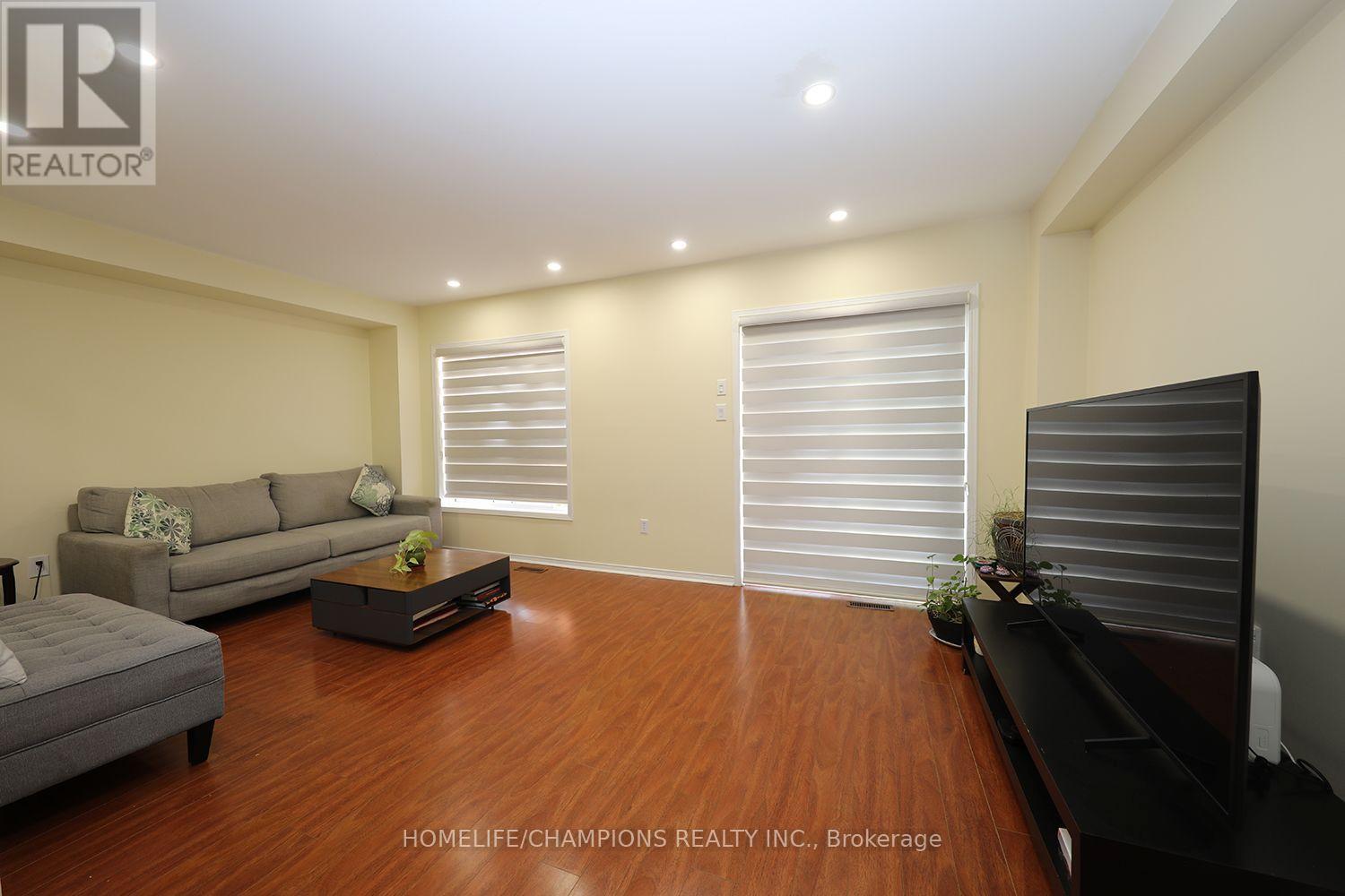 16 Echo Glen Road, Toronto, Ontario  M9B 4W6 - Photo 5 - E13720944