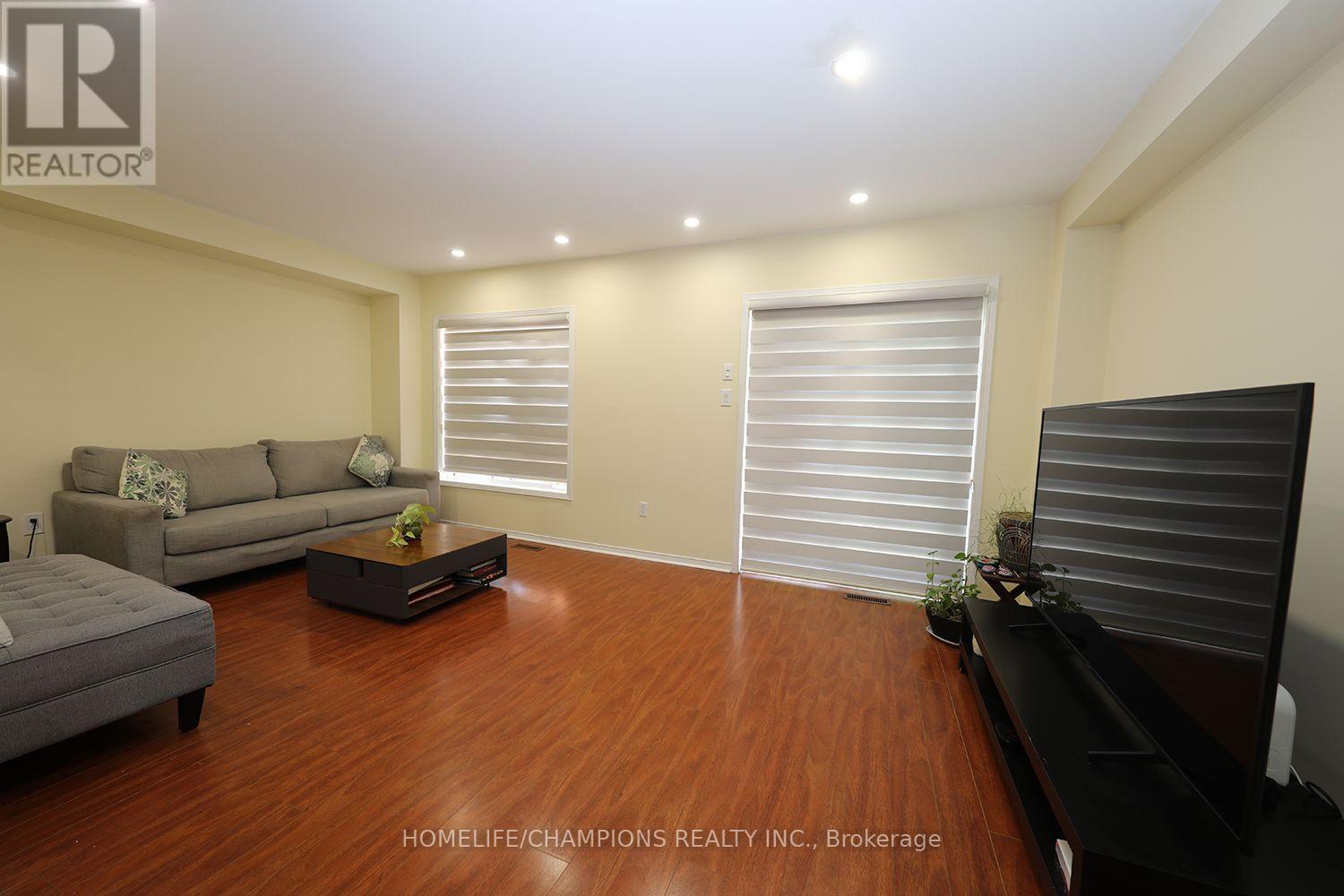 16 Echo Glen Road, Toronto, Ontario  M9B 4W6 - Photo 9 - E13720944