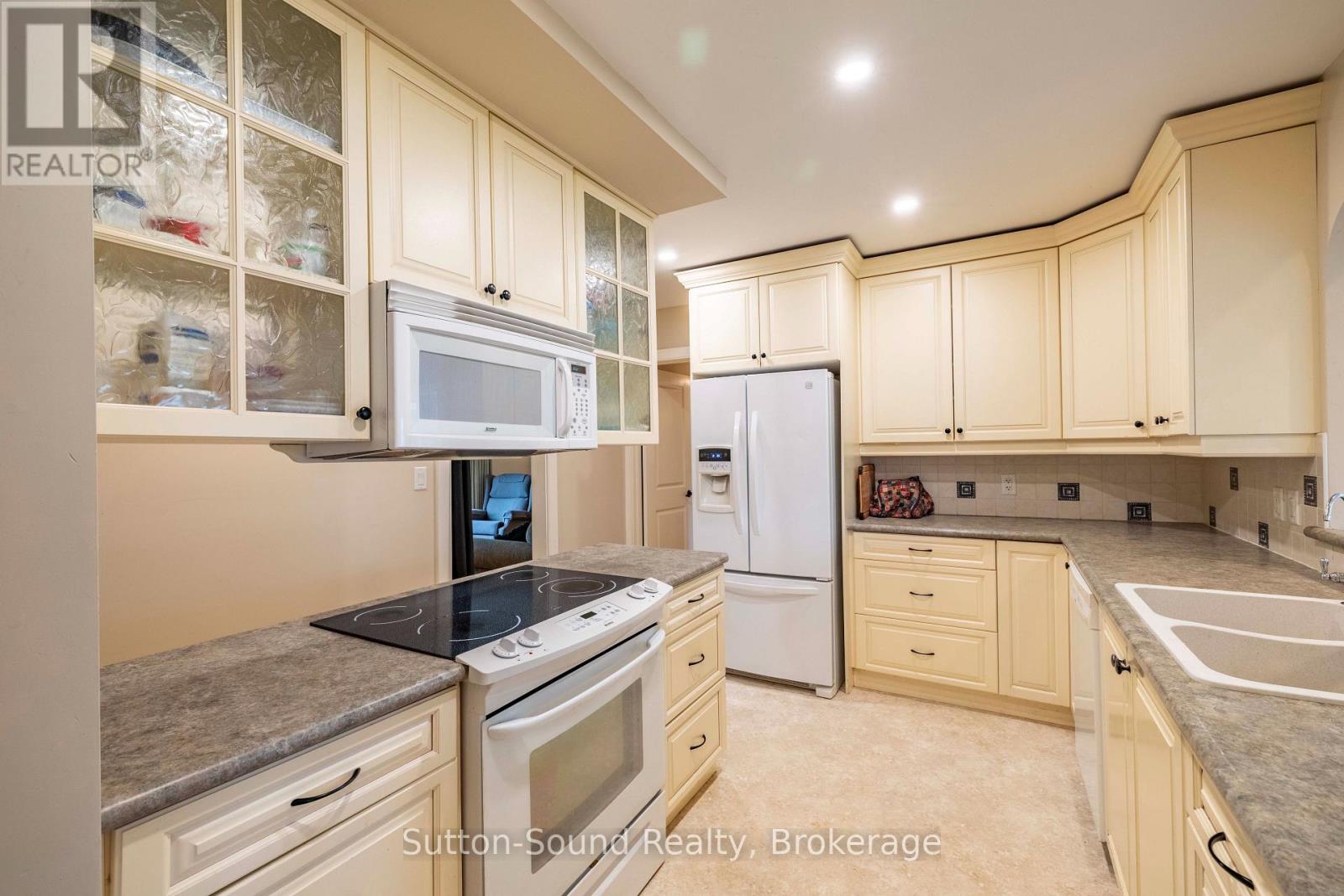 827 13th Street W, Georgian Bluffs, Ontario  N4K 6V5 - Photo 10 - X13720956