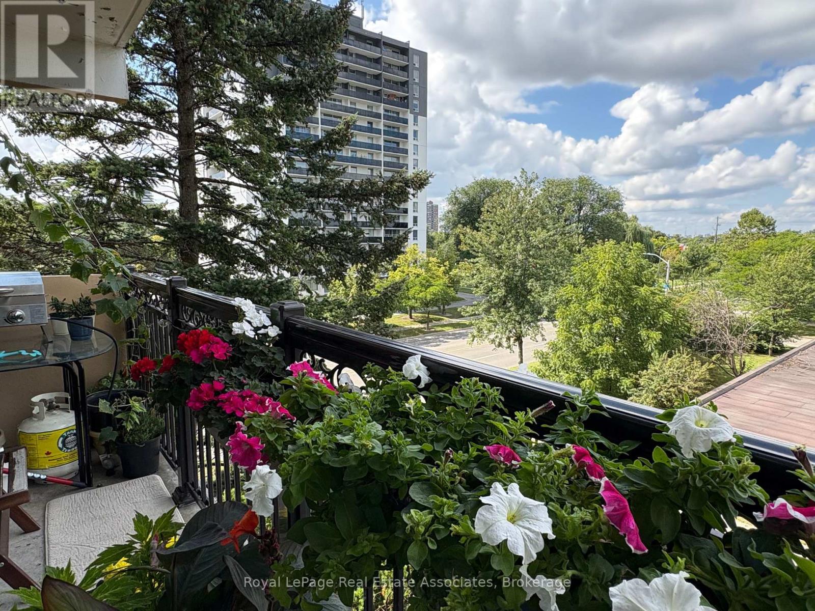 408 - 557 The East Mall, Toronto, Ontario  M9B 4A5 - Photo 19 - W13720964