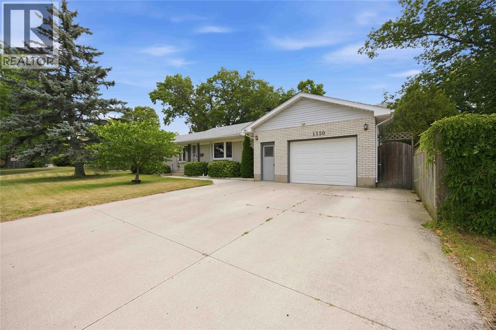 1150 THOMAS DRIVE Sarnia Ontario Canada N7V3W2 2