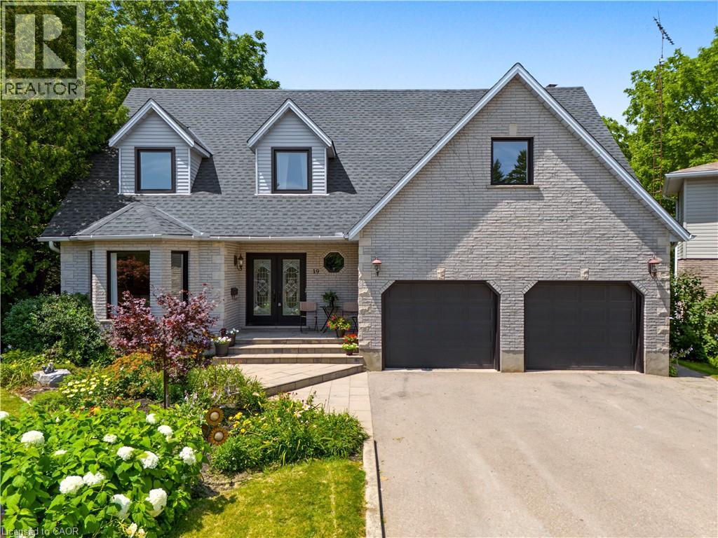 19 KENLEY Lane, Cambridge, Ontario