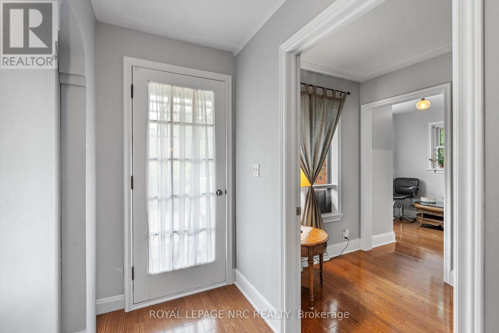 9 Pine Street, Niagara-On-The-Lake, Ontario  L0S 1J0 - Photo 13 - X13720994
