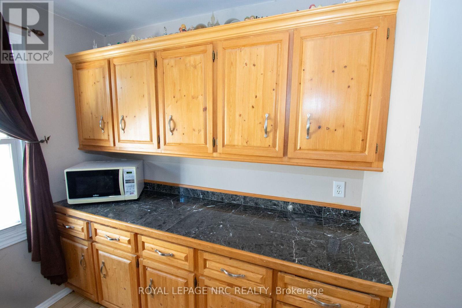 13 Mildred Avenue, St. Catharines, Ontario  L2R 6H9 - Photo 11 - X13720998