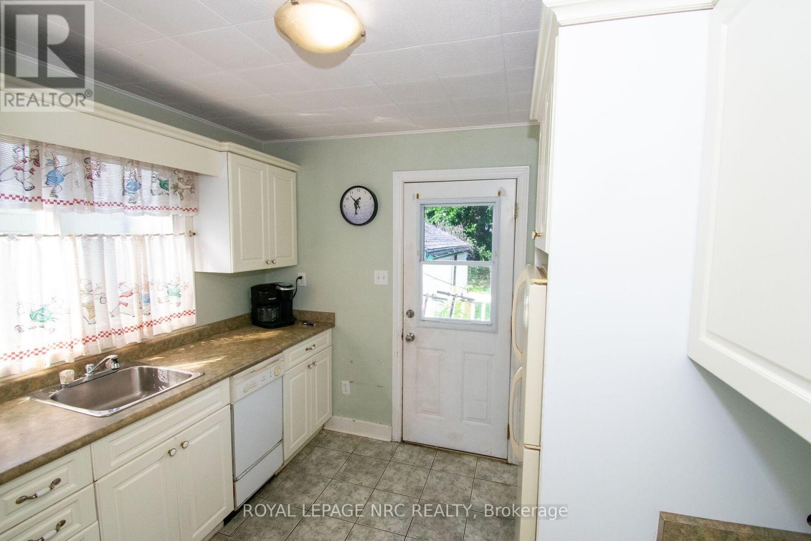 13 Mildred Avenue, St. Catharines, Ontario  L2R 6H9 - Photo 13 - X13720998