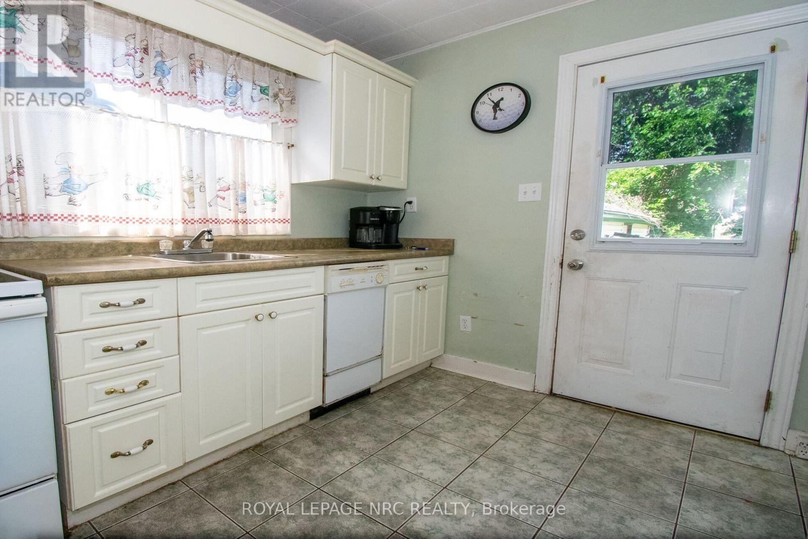 13 Mildred Avenue, St. Catharines, Ontario  L2R 6H9 - Photo 14 - X13720998