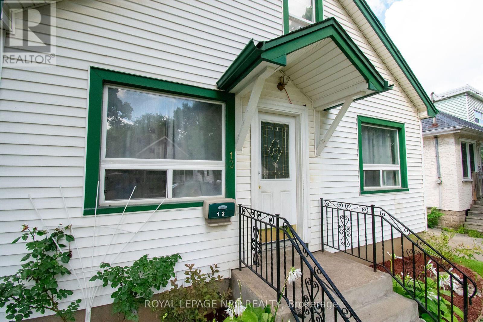 13 Mildred Avenue, St. Catharines, Ontario  L2R 6H9 - Photo 4 - X13720998