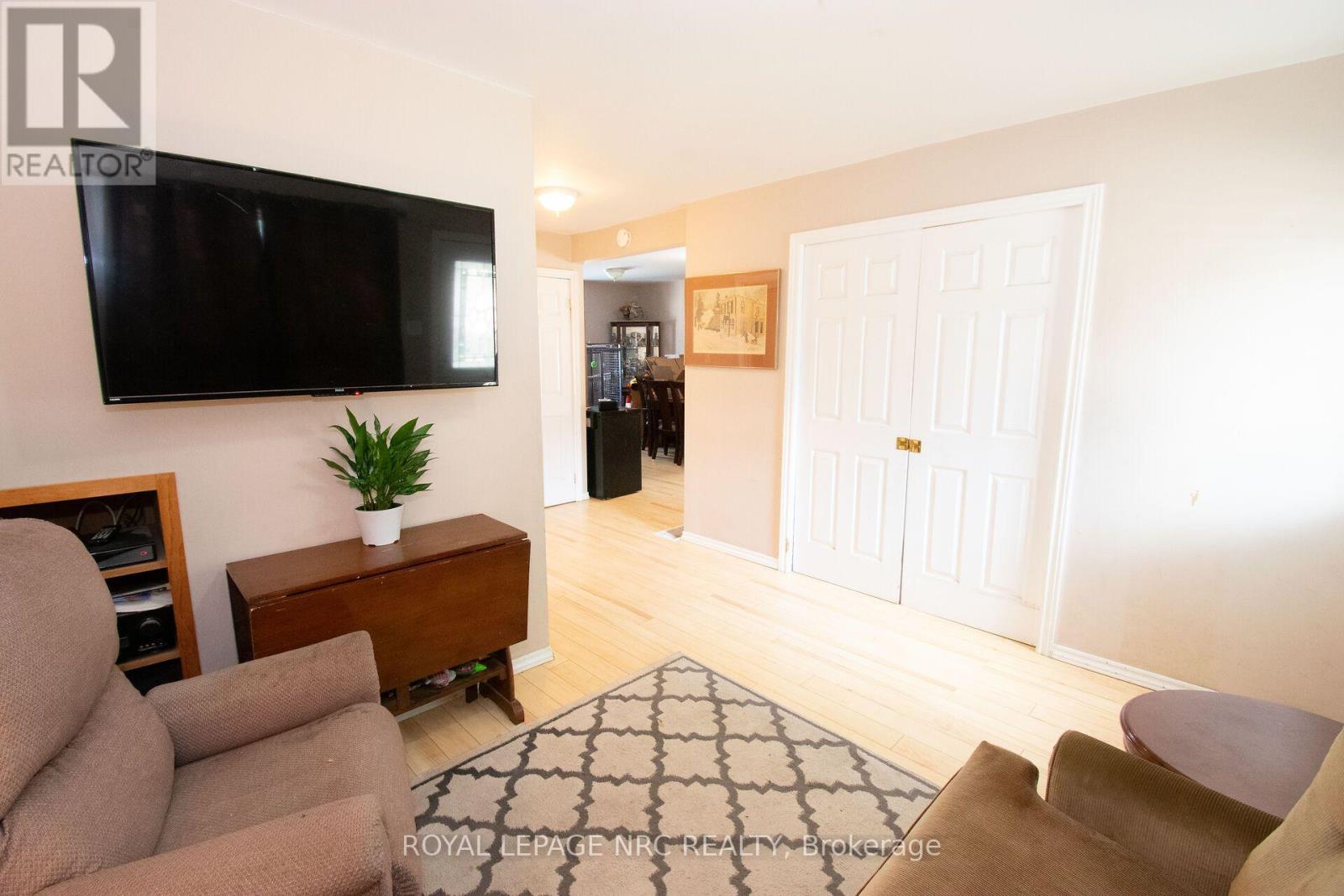 13 Mildred Avenue, St. Catharines, Ontario  L2R 6H9 - Photo 9 - X13720998