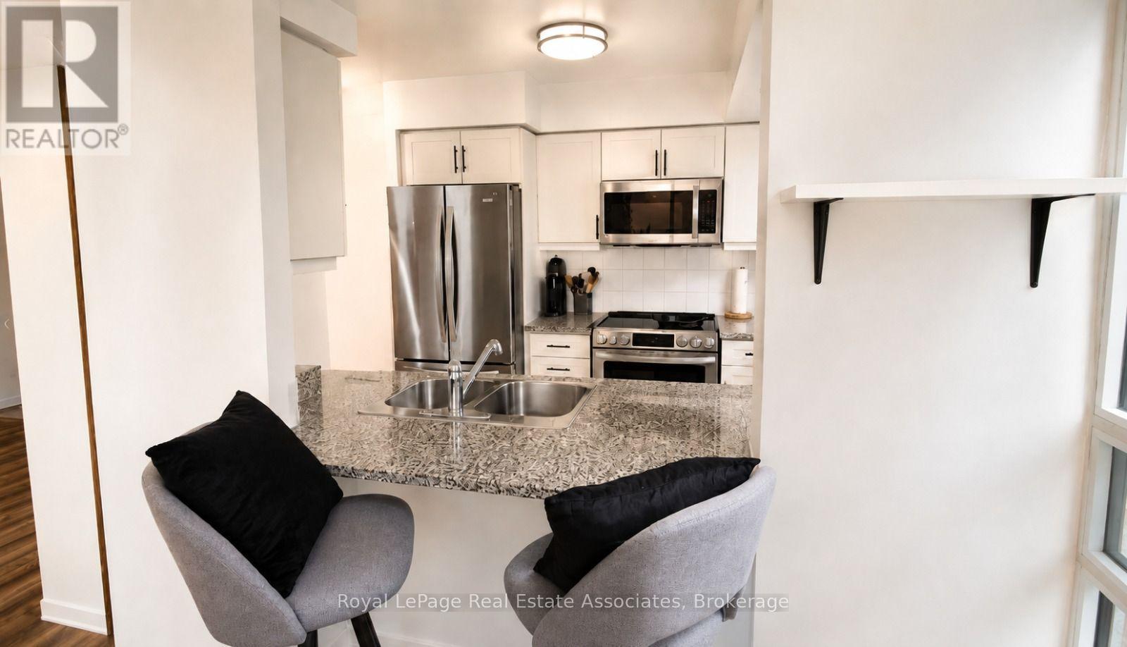1910 - 19 Grand Trunk Crescent, Toronto, Ontario  M5J 3A3 - Photo 24 - C13720976
