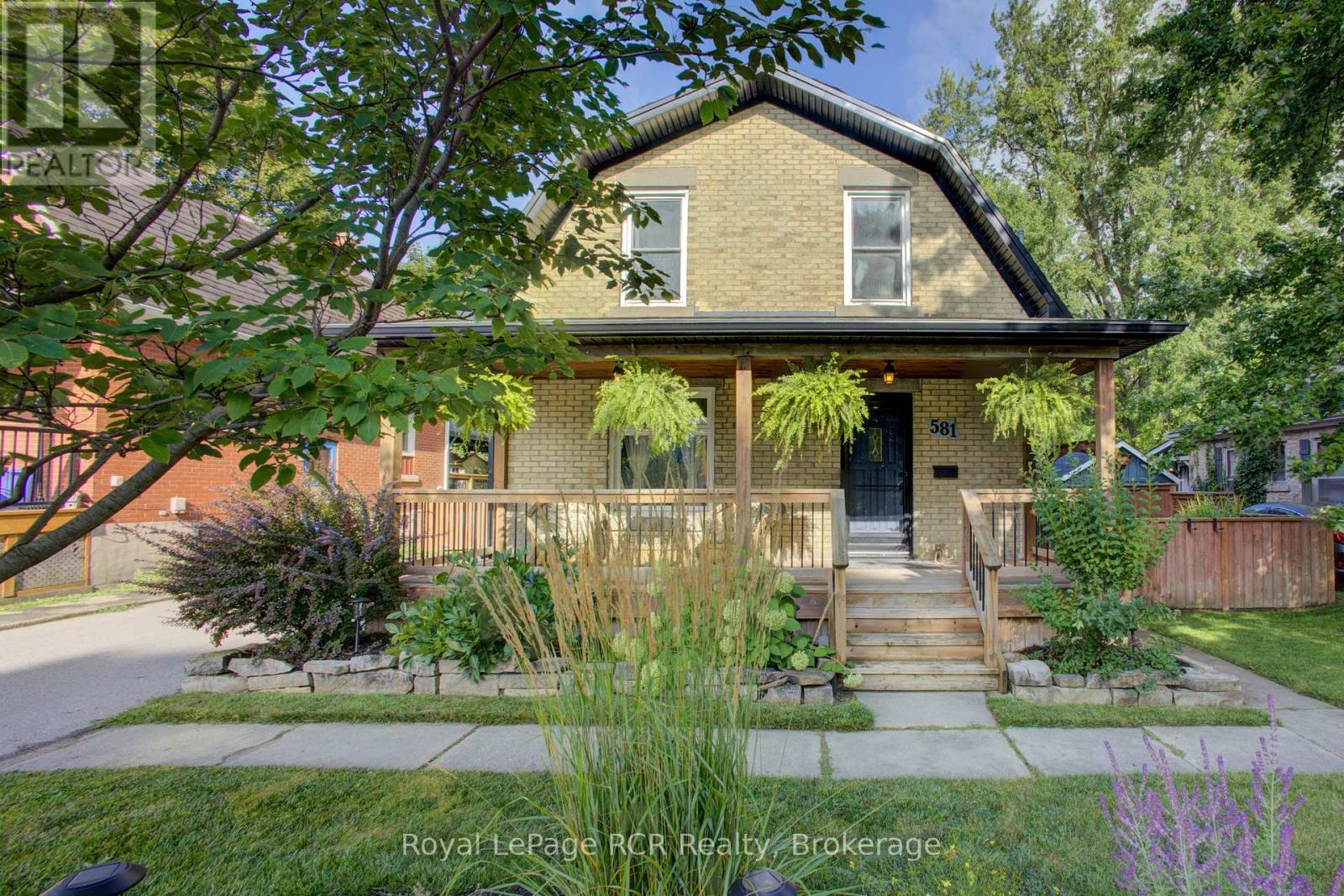 581 ST ANDREW STREET W, Centre Wellington, Ontario