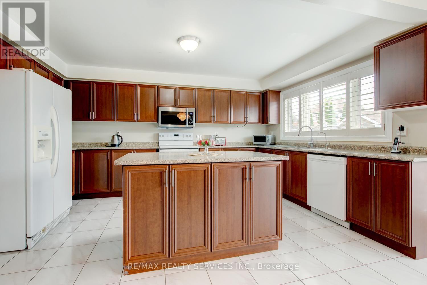 671 Peter Robertson Boulevard, Brampton, Ontario  L6R 1L8 - Photo 11 - W13720970