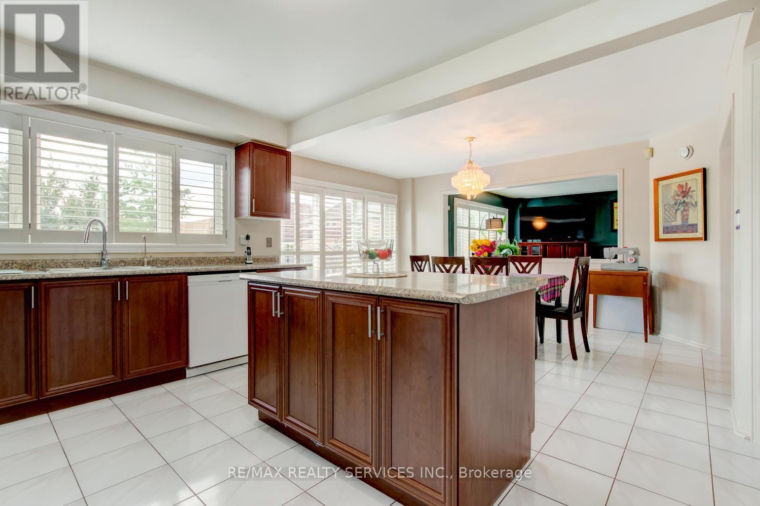 671 Peter Robertson Boulevard, Brampton, Ontario  L6R 1L8 - Photo 15 - W13720970