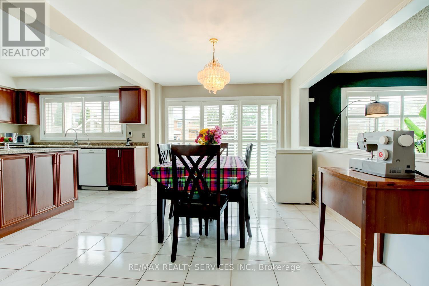 671 Peter Robertson Boulevard, Brampton, Ontario  L6R 1L8 - Photo 7 - W13720970