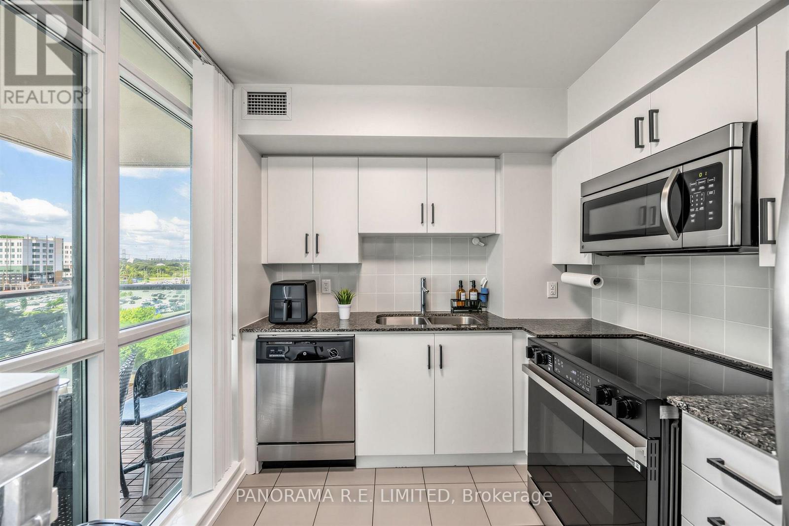 807 - 215 Sherway Gardens Road, Toronto, Ontario  M9C 0A4 - Photo 6 - W13721002