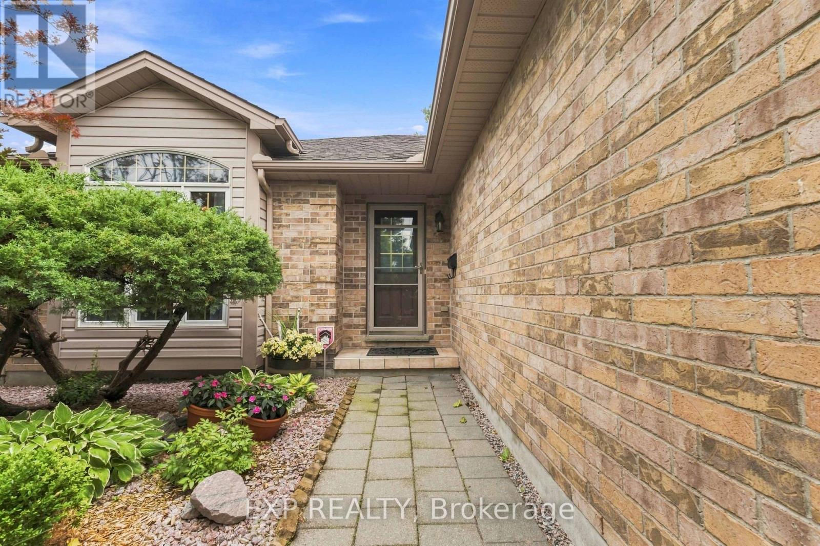 144 Stephen Moore Drive, Middlesex Centre, Ontario  N0L 1R0 - Photo 2 - X13720972