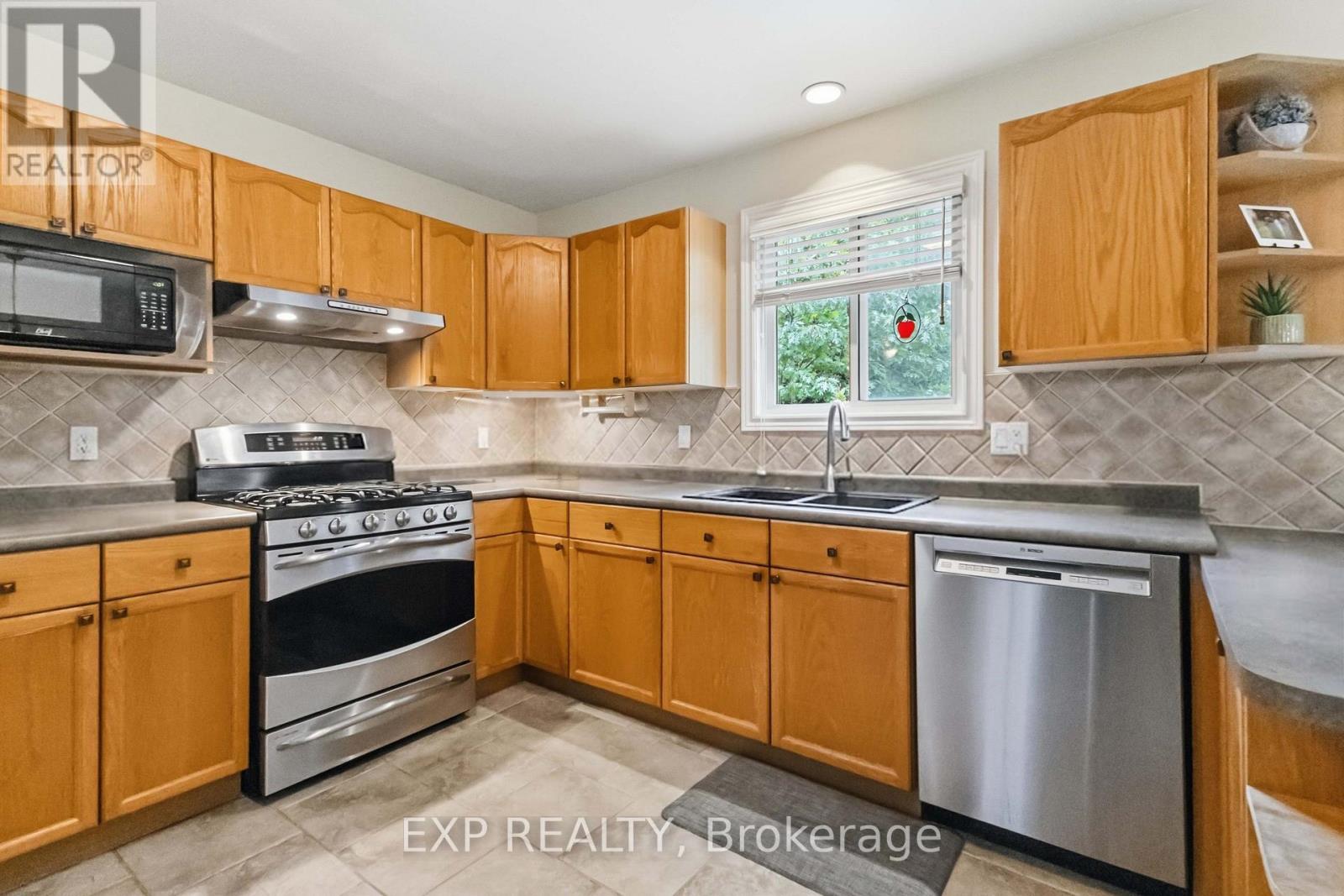 144 Stephen Moore Drive, Middlesex Centre, Ontario  N0L 1R0 - Photo 7 - X13720972