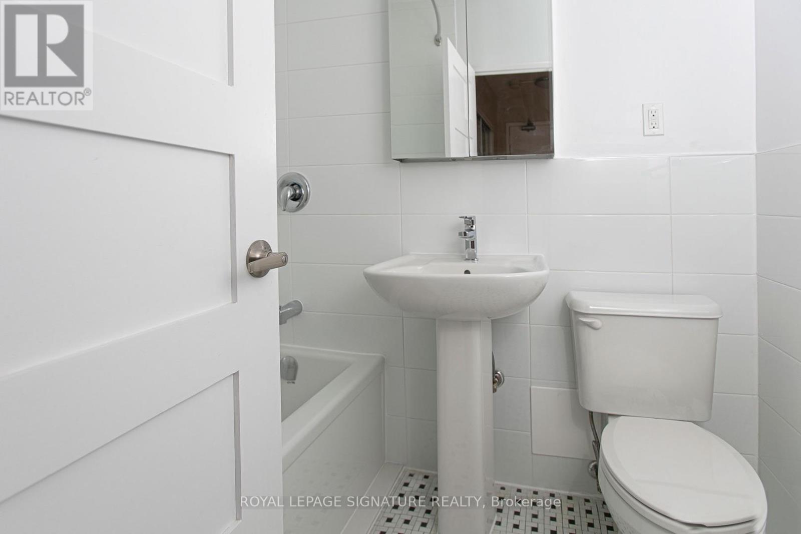 203 - 1291 Bayview Avenue, Toronto, Ontario  M4G 2Z9 - Photo 4 - C13720516