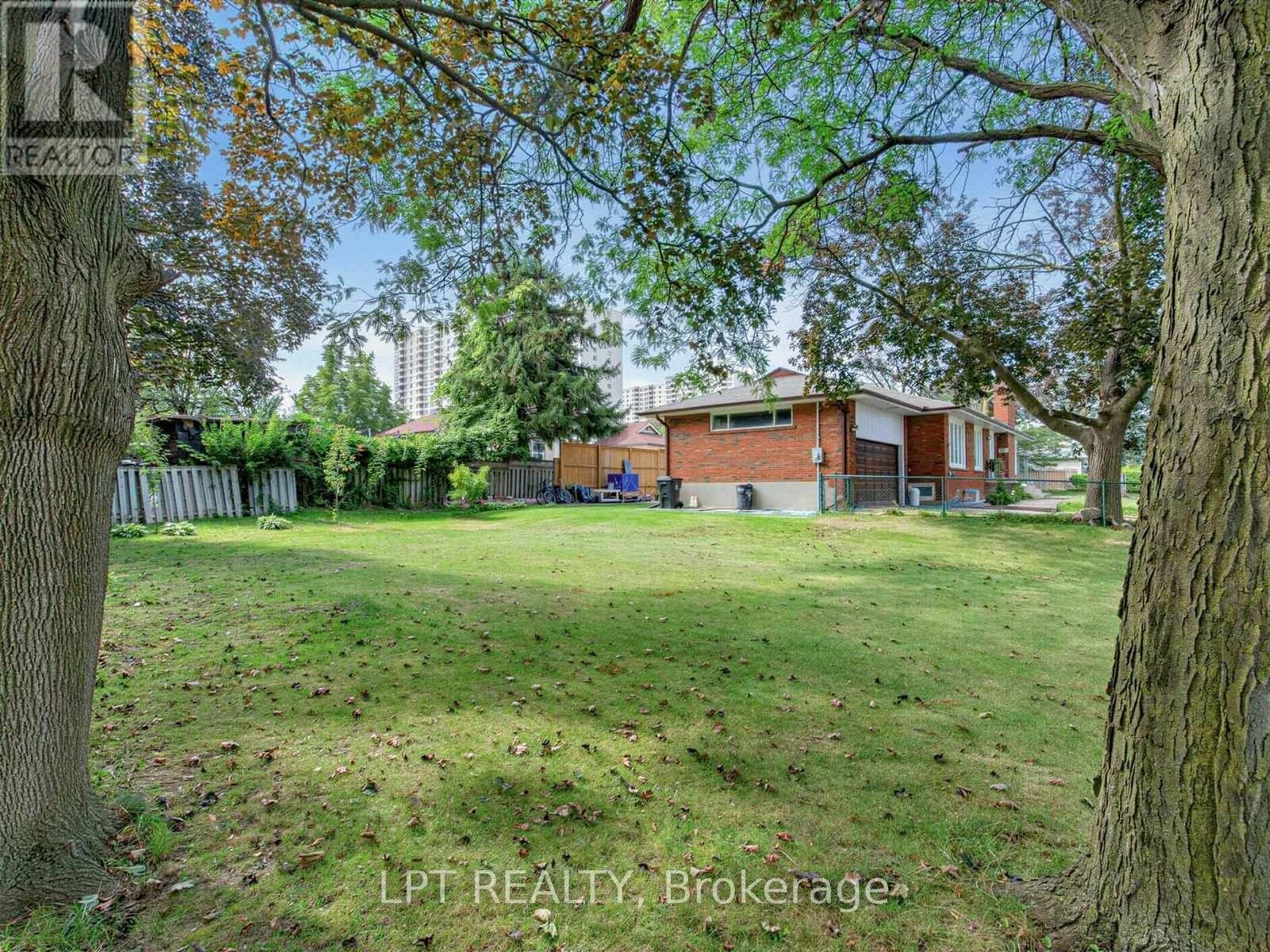 27 Kingsview Boulevard, Toronto, Ontario  M9R 1T5 - Photo 33 - W13711134