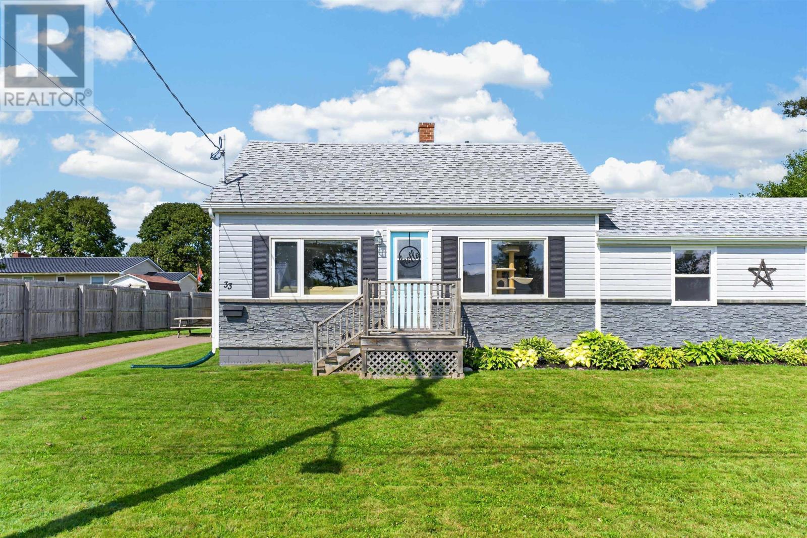 33 Bayview Drive, Summerside, Prince Edward Island  C1N 3Z9 - Photo 1 - 202621744