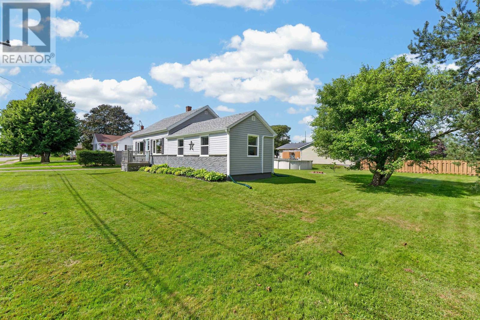 33 Bayview Drive, Summerside, Prince Edward Island  C1N 3Z9 - Photo 16 - 202621744