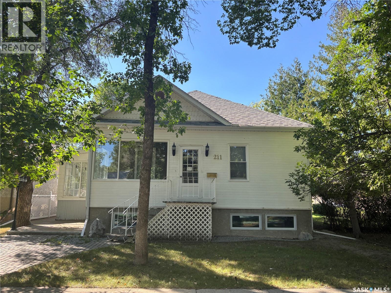 211 Aspen STREET, Maple Creek, Saskatchewan